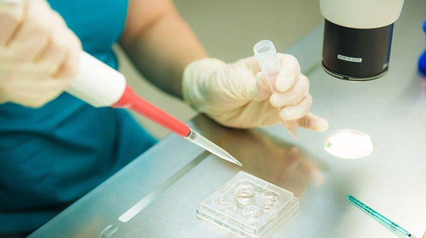 试管婴儿移植后腹痛正常吗