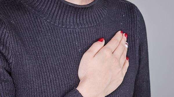 试管移植前胸胀疼原因